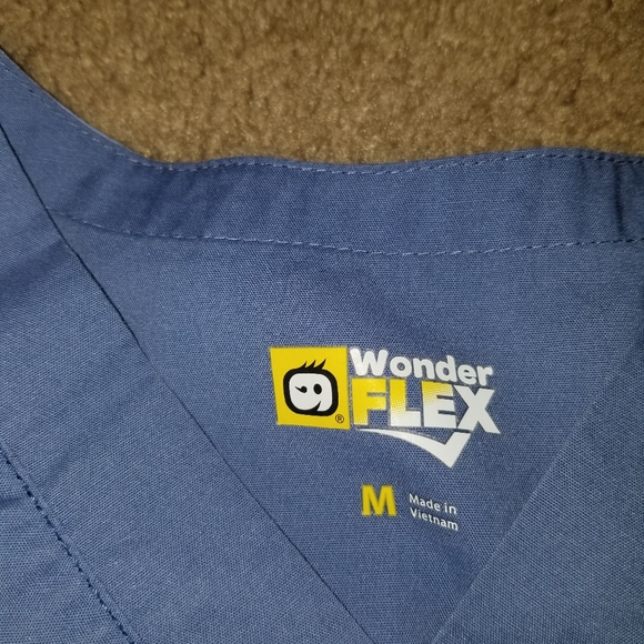 Scrub set - Picture 2 of 3